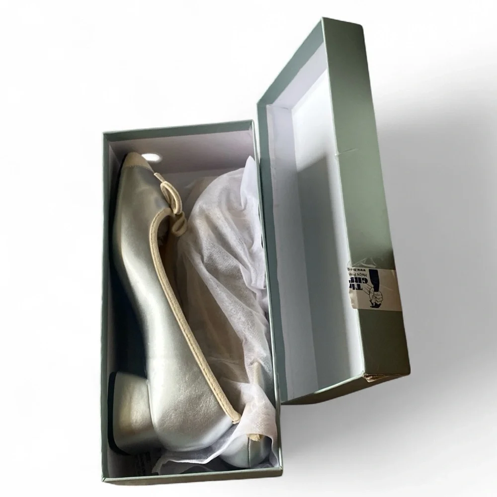C.PARAVANO Suede Cap Toe Silver Low Block Heel Shoes Size 9.5 (40) NWT